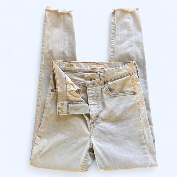 Levi's Denim - Levi's Mile High Super Skinny high-waisted light wash blue jeans • size: 28 X 30